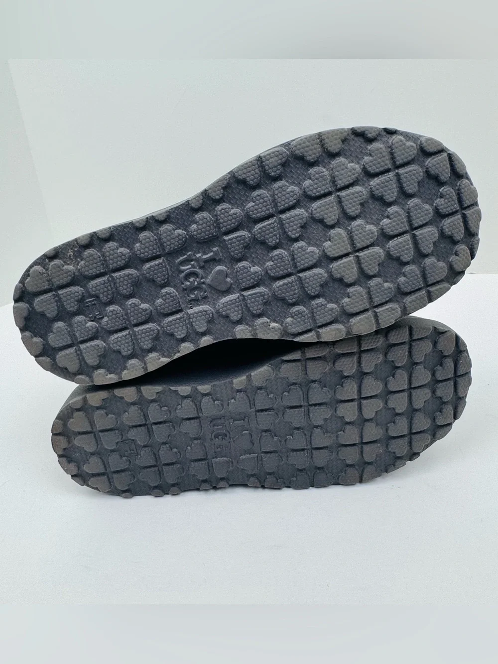 I Heart UGG Youth Black Wool Lined Boots. Size 4. Excellent preowned condition.
